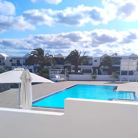 Vero Senator, * Costa Teguise
