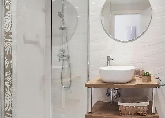 아파트 Vero Senator, 코스타 테기세